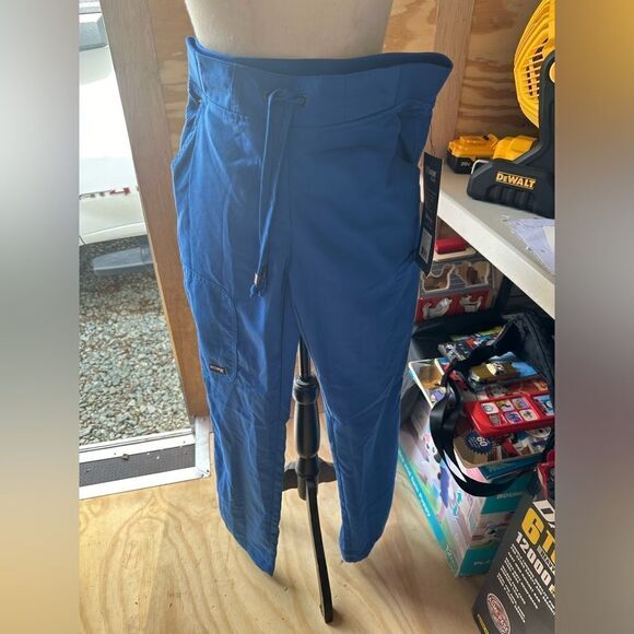 NWT 3 piece Greys Anatomy Scrubs - Picture 2 of 7